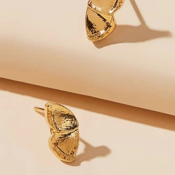 *Piper* Butterfly Wing Earrings - Picture 4 of 4